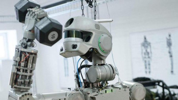 Фотография к новости:  Ғарышта 12 күн болған робот Жезқазғанға қонды