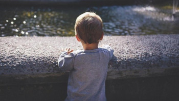 Фотография к новости: Қарағандыда қаза болған 3 жасар баланың әжесі жантүршігерлік оқиғаның қалай болғанын айтты