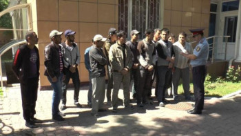 Фотография к новости: Алматы полицейлері заңсыз жүрген шетелдіктерді іздеп жатыр