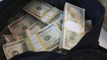 Фотография к новости: Кофехана қызметкері ақша толған сөмкені иесіне қайтарып берді 