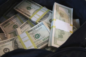 Фотография к новости: Кофехана қызметкері ақша толған сөмкені иесіне қайтарып берді 