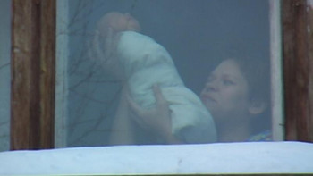 Фотография к новости: Жас босанған әйел екі нәрестені терезеден лақтырып жіберді