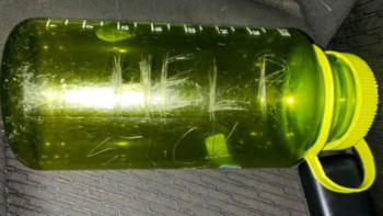 Фотография к новости: Туристер бөтелкедегі хабарламаны тауып алып, отбасын құтқарып қалды 