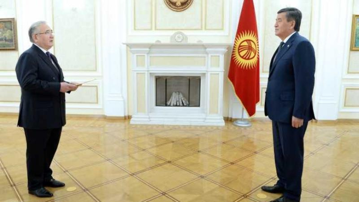Қазақстан елшісі Қырғызстан президентіне сенім грамоталарын тапсырды