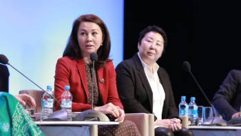 Фотография к новости: Ақан Сатаевты күштеп сериал түсірттік – Ләззат Танысбай