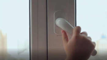 Фотография к новости: Мектеп терезесінен құлап кеткен оқушы: Оқиға қалай болды?