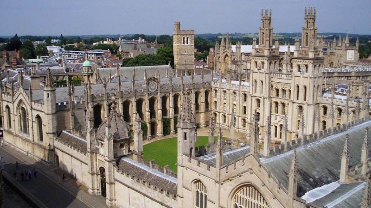 Оксфорд төртінші рет әлемнің ең үздік университеті атанды