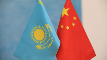 Фотография к новости: Бақыт Сұлтанов қытайлық әріптестерімен Меморандумға қол қойды