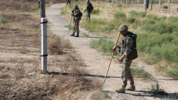 Фотография к новости: Арыста қойма аумағын оқ-дәрілерден тазарту кезінде жарылыс болды