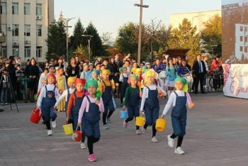 Фотография к новости: Сәтпаевта Қала күні қарсаңында 70 мыңыншы тұрғын дүниеге келді