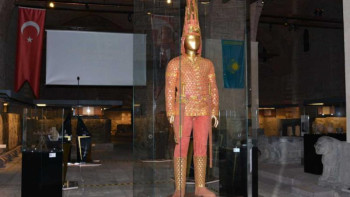 Фотография к новости: Анадолы өркениеттер музейінде «Алтын адам» таныстырылды