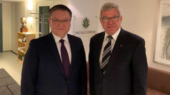 Фотография к новости: Норвегияның экс-премьері Қазақстандағы реформаларды құптады