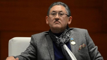 Фотография к новости: Аз ақшаға тендерді ұтып алғандар біздің классиктерді аударып жатыр - Бигелді Ғабдуллин