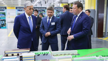 Фотография к новости: Президент «Радуганың» өндірістік әлеуетімен танысты