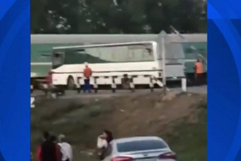 Фотография к новости: Шамалғанның темір жолына тағы бір автобус кептеліп қалды﻿﻿