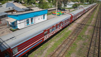 Фотография к новости: Медпойыз Ақтөбе облысының шалғай бекеттерінің тұрғындарын тексеруден өткізді﻿ 