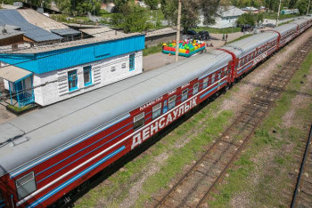 Фотография к новости: Медпойыз Ақтөбе облысының шалғай бекеттерінің тұрғындарын тексеруден өткізді﻿ 