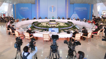 Фотография к новости: Елордада Әлемдік және дәстүрлі діндер лидерлері съезі хатшылығының отырысы өтіп жатыр