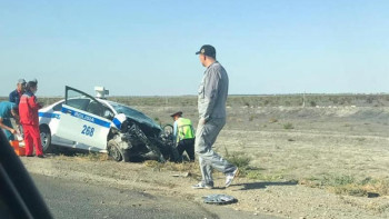 Фотография к новости: Атырау маңында жол апаты салдарынан 2 полиция қызметкері зардап шекті