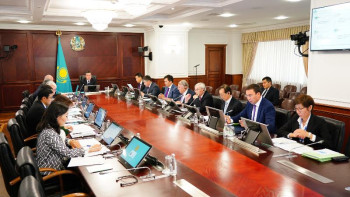 Фотография к новости: Мамин «Бәйтерек» холдингінің директорлар кеңесінің отырысын өткізді