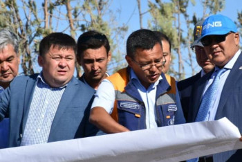 Фотография к новости: Түркістан облысында аспан астында ашық бассейн салынуда