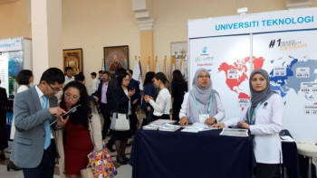 Фотография к новости: Университеттердің жаһандық саммиті аясында меморандум жасалды