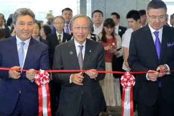 Фотография к новости: Токиода Елбасы кітапханасының қор көрмесі ашылды