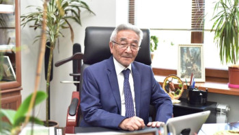 Фотография к новости: Төрегелді Шарманов: Педагогтар үзіліс кезінде балаларды далаға шығарғысы келмейді