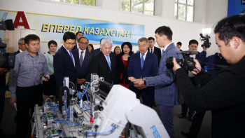 Фотография к новости: Бердібек Сапарбаев Семей жұртшылығымен кездесті