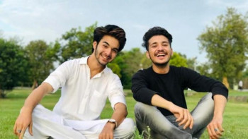 Фотография к новости: Әйгілі видеоблогер тікелей эфир кезінде қаза болды