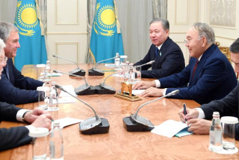 Фотография к новости: Елбасы РФ Мемлекеттік думасының төрағасымен келіссөз өткізді