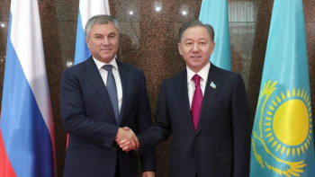 Фотография к новости: Мәжіліс төрағасы ресейлік әріптесімен кездесті 