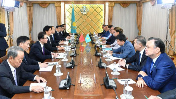 Фотография к новости: Ли Чжаньшу: Қазақстан-Қытай қарым-қатынасы биік ынтымақтастық  деңгейіне жетті