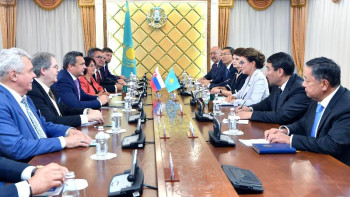 Фотография к новости: Назарбаева Словакия Ұлттық кеңесінің төрағасымен кездесті 