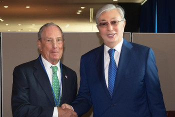 Фотография к новости: Мемлекет басшысы «Bloomberg» ақпарат агенттігінің басшысымен кездесті