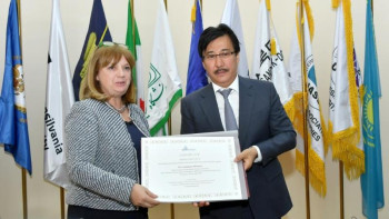 Фотография к новости: ҚазҰУ ректоры UNION қауымдастығының президенті болып сайланды