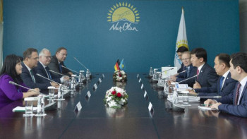 Фотография к новости: Қазақстан қарқынды серпіліс жасады – ГФР Бундестагының вице-төрағасы