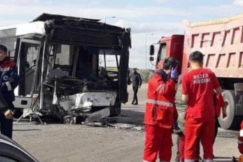 Фотография к новости: Елордада автобус пен жүк көлігі соқтығысып қалды