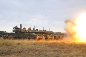 Фотография к новости: Танк экипаждары атыс шеберлігінен оқу-жаттығу өткізді