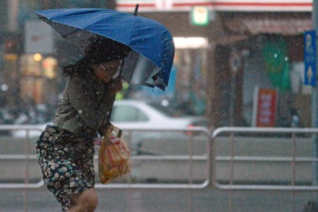 Фотография к новости: Бүгін еліміздің басым бөлігінде жел күшейіп, жаңбыр жауады 