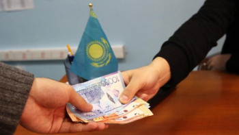 Фотография к новости: Бөлім басшысы 600 мың пара алам деп 30 млн теңге айыппұлға тап болды