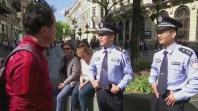 Сербияда Қытай полицейлері көшелерді күзетіп жүр