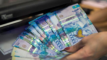 Фотография к новости: Қазақстандықтар мен шетелдіктердің жалақы айырмашылығын қысқарту керек – депутат