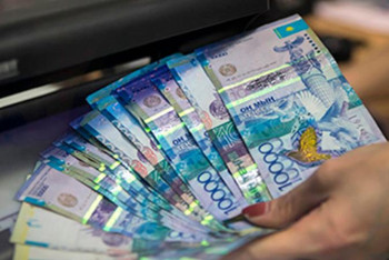 Фотография к новости: Қазақстандықтар мен шетелдіктердің жалақы айырмашылығын қысқарту керек – депутат