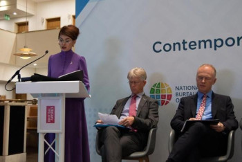 Фотография к новости: Ұлыбританияда заманауи қазақ әдебиетінің шет тіліндегі антологиясы таныстырылды