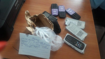 Фотография к новости: Түрмеге телефон кіргізбек болған кісі ұсталды