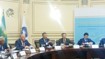 Фотография к новости: Алматы әкімі: билік пен қоғам әрдайым диалогқа келу арқылы ғана сауатты мемлекет құра алады