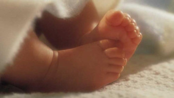 Фотография к новости: Жас ана жаңа туған сәбиін сатып жатқан жерінен ұсталды