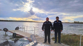 Фотография к новости: ТЖД қызметкерлері балықшыны арашалап қалды