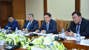 Фотография к новости: Айтаханов: Бірінші кезекте қаладағы тозығы жеткен жылу, су жүйелерін жаңғыртуымыз қажет